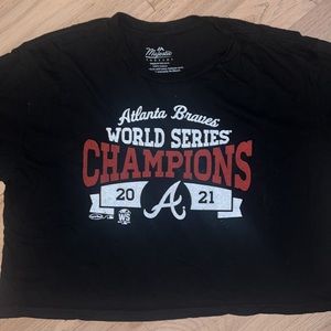 Majestic threads/athletic women’s cropped Atlanta Braves size SM mint condition